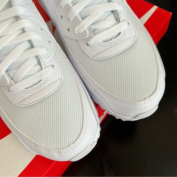 ✔️NIB✔️ NIKE Air Max 90 Recraft Triple White - Picture 6 of 11